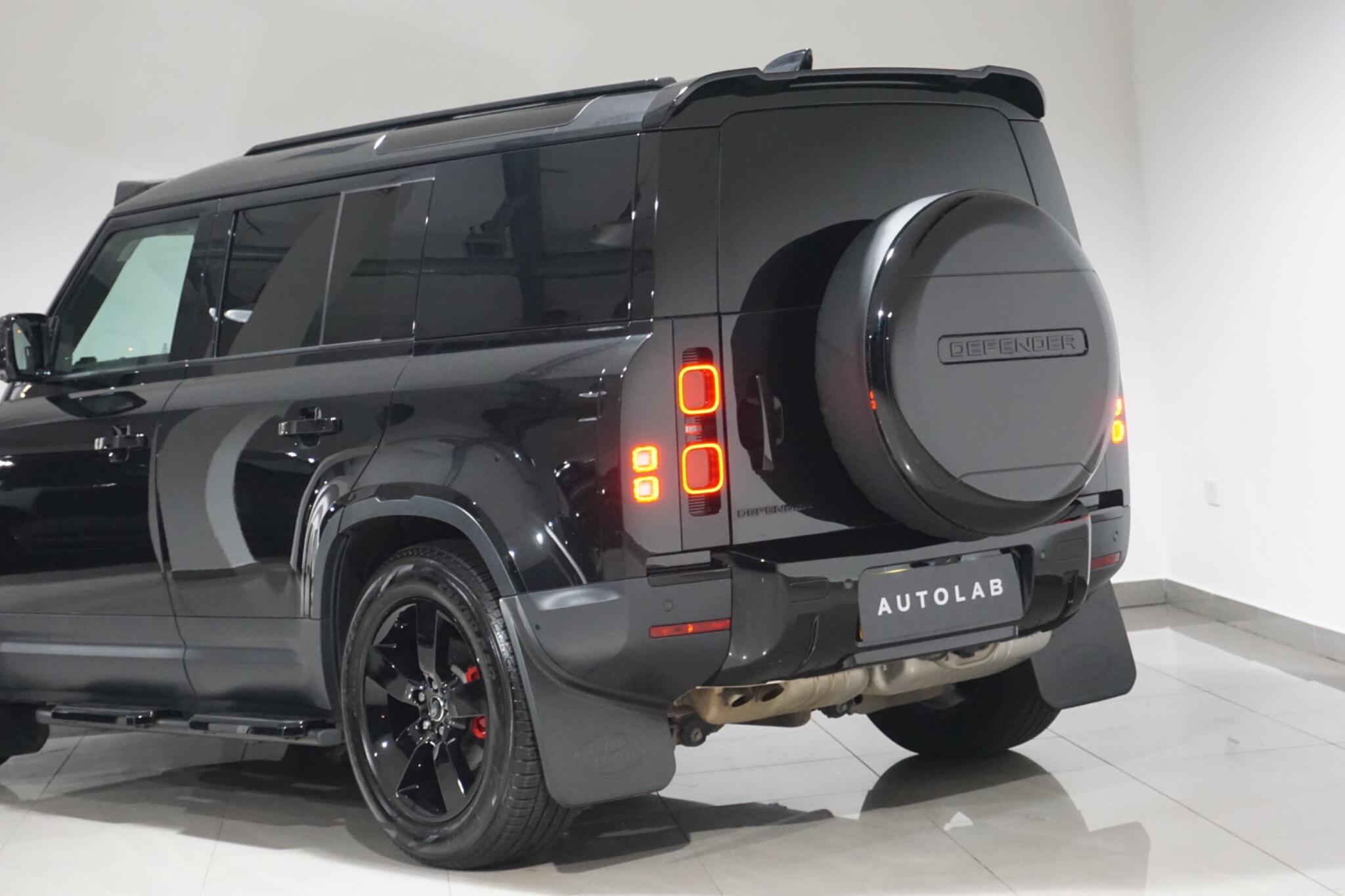 Land Rover Defender 110 3.0 D250 MHEV HSE Hard Top SUV Auto 4WD MWB Euro 6 (s/s) 5dr